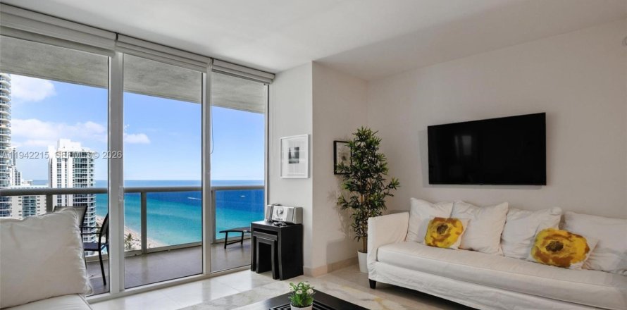 Condo in Hallandale Beach, Florida, 2 bedrooms  № 2052779