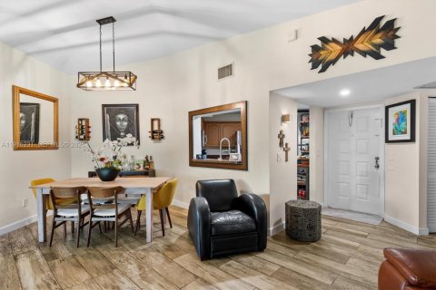 Купить таунхаус в Хомстед, Флорида 2 спальни, 90.12м2, № 2034946 - фото 16