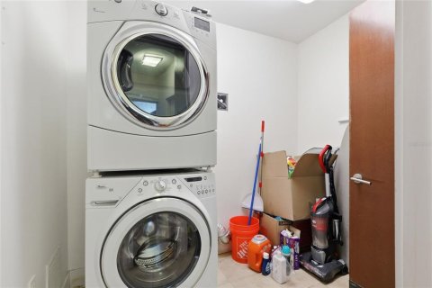 Condo in Tampa, Florida, 2 bedrooms № 2121284 - photo 18