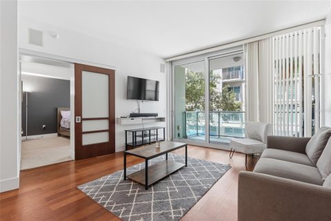 Condo in Tampa, Florida, 2 bedrooms № 2121284 - photo 8