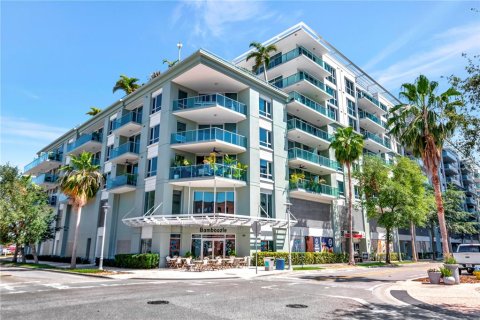 Condo in Tampa, Florida, 2 bedrooms № 2121284