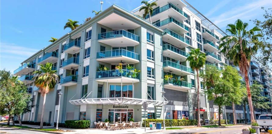 Condo in Tampa, Florida, 2 bedrooms № 2121284