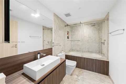 Condo in Miami, Florida, 1 bedroom  № 2001692 - photo 5