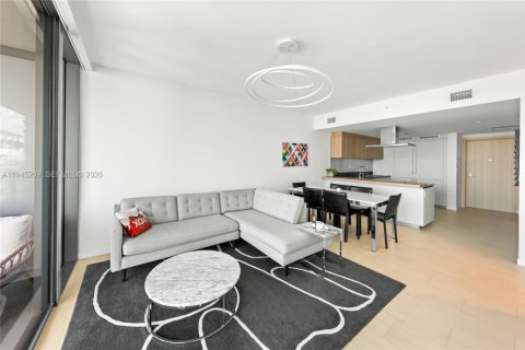 Condo in Miami, Florida, 1 bedroom  № 2001692 - photo 8