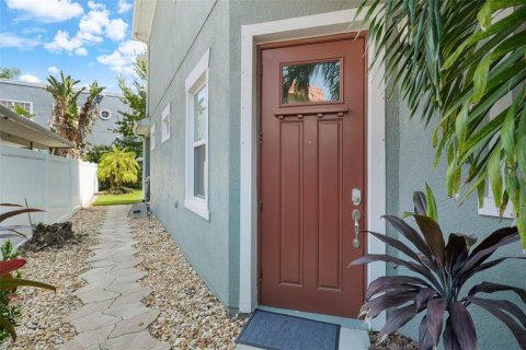Townhouse in Tampa, Florida 3 bedrooms, 191.84 sq.m. № 1901342 - photo 6