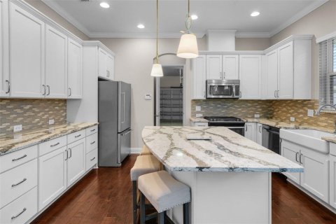 Townhouse in Tampa, Florida 3 bedrooms, 191.84 sq.m. № 1901342 - photo 16