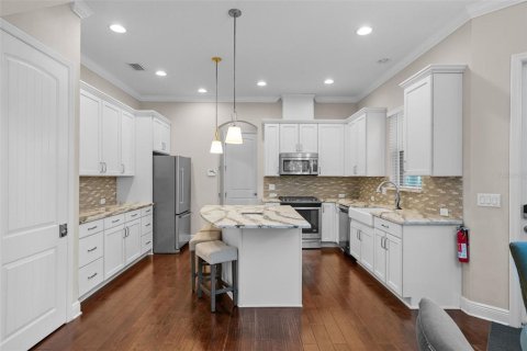 Townhouse in Tampa, Florida 3 bedrooms, 191.84 sq.m. № 1901342 - photo 9