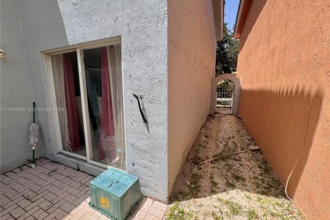 Villa ou maison à vendre à Lauderhill, Floride: 3 chambres, 152.36 m2 № 2079630 - photo 24
