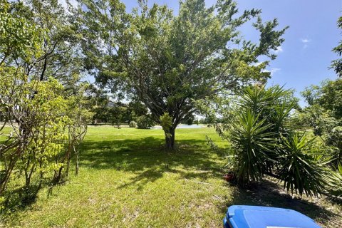 Villa ou maison à vendre à Lauderhill, Floride: 3 chambres, 152.36 m2 № 2079630 - photo 23
