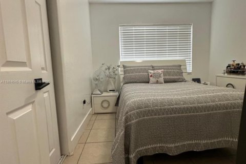 Villa ou maison à vendre à Hollywood, Floride: 3 chambres, 102.19 m2 № 1957722 - photo 21