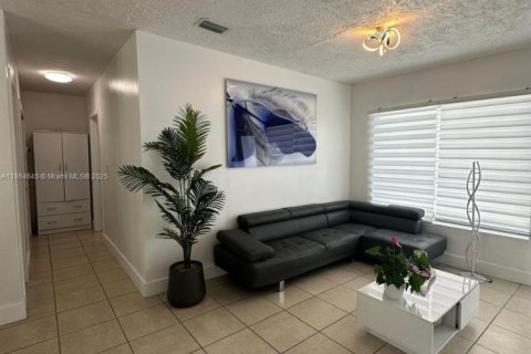 Villa ou maison à vendre à Hollywood, Floride: 3 chambres, 102.19 m2 № 1957722 - photo 9