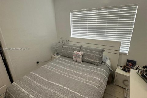 Villa ou maison à vendre à Hollywood, Floride: 3 chambres, 102.19 m2 № 1957722 - photo 24