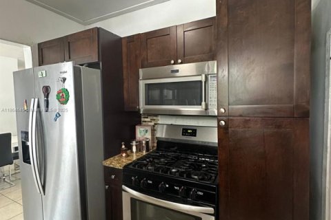 Villa ou maison à vendre à Hollywood, Floride: 3 chambres, 102.19 m2 № 1957722 - photo 13