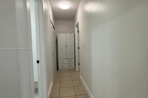 Villa ou maison à vendre à Hollywood, Floride: 3 chambres, 102.19 m2 № 1957722 - photo 19