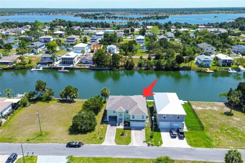 Villa ou maison à Hernando Beach, Floride 3 chambres, 178.93 m2 № 2388123