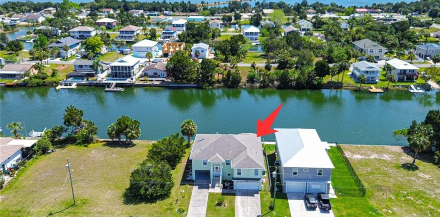Villa ou maison à Hernando Beach, Floride 3 chambres, 178.93 m2 № 2388123