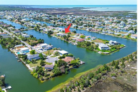 Villa ou maison à louer à Hernando Beach, Floride: 3 chambres, 178.93 m2 № 2388123 - photo 6