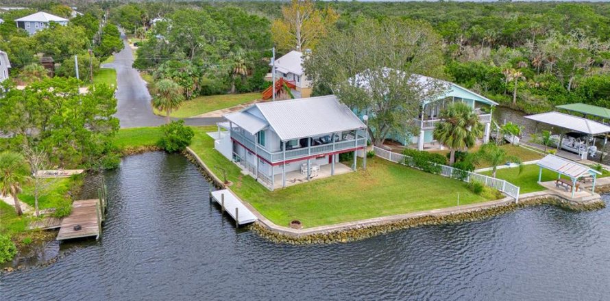 Villa ou maison à Homosassa, Floride 2 chambres, 97.36 m2 № 2347929