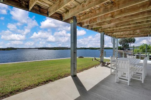 Villa ou maison à vendre à Homosassa, Floride: 2 chambres, 97.36 m2 № 2347929 - photo 9