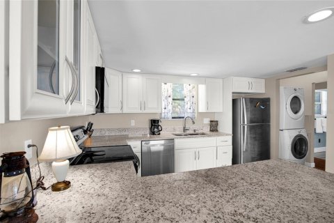 Villa ou maison à vendre à Homosassa, Floride: 2 chambres, 97.36 m2 № 2347929 - photo 25
