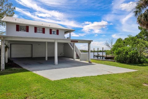 Villa ou maison à vendre à Homosassa, Floride: 2 chambres, 97.36 m2 № 2347929 - photo 15