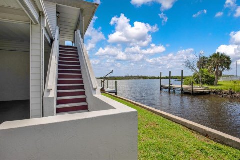 Villa ou maison à vendre à Homosassa, Floride: 2 chambres, 97.36 m2 № 2347929 - photo 16