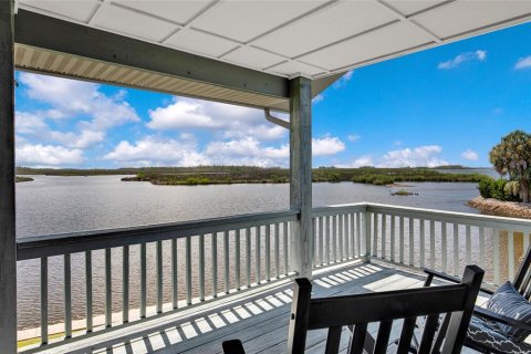 Villa ou maison à vendre à Homosassa, Floride: 2 chambres, 97.36 m2 № 2347929 - photo 5