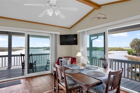 Villa ou maison à vendre à Homosassa, Floride: 2 chambres, 97.36 m2 № 2347929 - photo 20