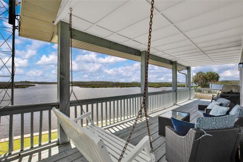 Villa ou maison à vendre à Homosassa, Floride: 2 chambres, 97.36 m2 № 2347929 - photo 6