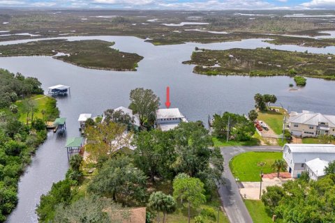 Villa ou maison à vendre à Homosassa, Floride: 2 chambres, 97.36 m2 № 2347929 - photo 3