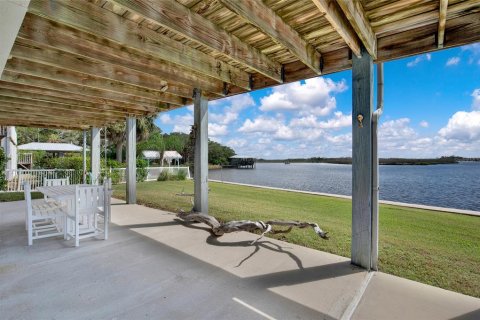 Villa ou maison à vendre à Homosassa, Floride: 2 chambres, 97.36 m2 № 2347929 - photo 11