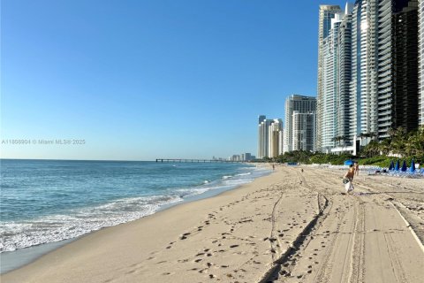 Adosado en venta en North Miami Beach, Florida, 3 dormitorios, 147.71 m2 № 2013742 - foto 14