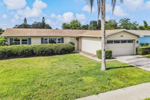 House in Largo, Florida 3 bedrooms, 154.59 sq.m. № 2237476