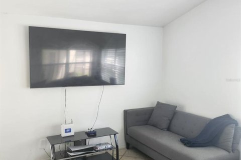 Casa en venta en Apopka, Florida, 3 dormitorios, 155.24 m2 № 2386232 - foto 8