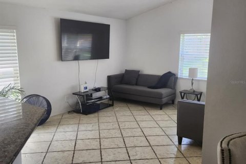 Casa en venta en Apopka, Florida, 3 dormitorios, 155.24 m2 № 2386232 - foto 6