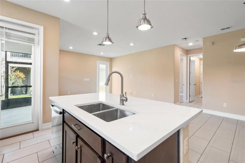 Townhouse in ESTANCIA

 in Wesley Chapel, Florida 4 bedrooms, 171.31 sq.m. № 1796922 - photo 9