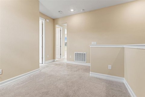 Townhouse in ESTANCIA

 in Wesley Chapel, Florida 4 bedrooms, 171.31 sq.m. № 1796922 - photo 18
