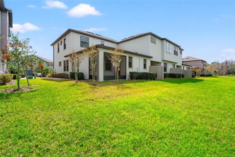 Townhouse in ESTANCIA

 in Wesley Chapel, Florida 4 bedrooms, 171.31 sq.m. № 1796922 - photo 30
