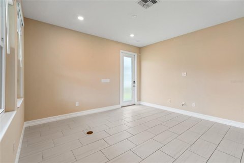 Townhouse in ESTANCIA

 in Wesley Chapel, Florida 4 bedrooms, 171.31 sq.m. № 1796922 - photo 27