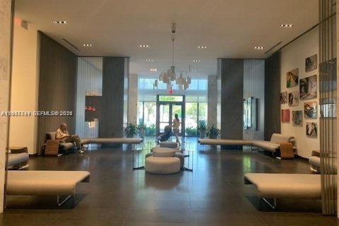 Кондоминиум с 1 спальней в Майами, Флорида № 2029170