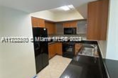 Condominio en alquiler en Sunny Isles Beach, Florida, 2 dormitorios, 152.08 m2 № 1962671 - foto 3