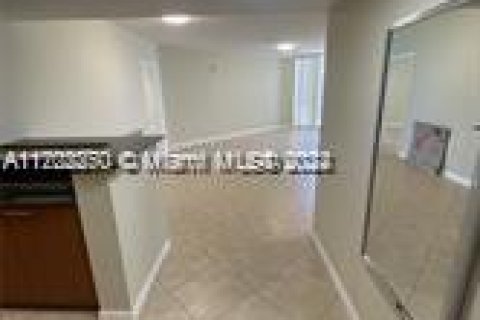 Condominio en alquiler en Sunny Isles Beach, Florida, 2 dormitorios, 152.08 m2 № 1962671 - foto 13