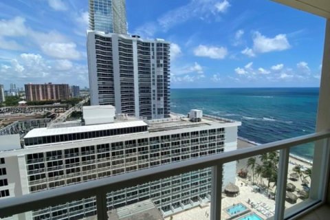 Condominio en alquiler en Sunny Isles Beach, Florida, 2 dormitorios, 152.08 m2 № 1962671 - foto 14