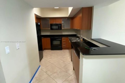 Condominio en alquiler en Sunny Isles Beach, Florida, 2 dormitorios, 152.08 m2 № 1962671 - foto 17