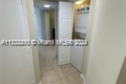 Condominio en alquiler en Sunny Isles Beach, Florida, 2 dormitorios, 152.08 m2 № 1962671 - foto 11