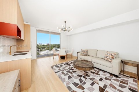 Condo in Miami, Florida  № 2257365 - photo 2