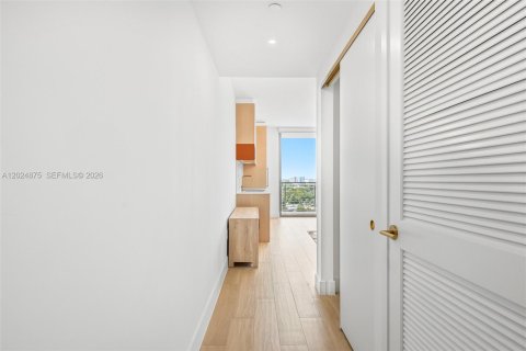 Condo in Miami, Florida  № 2257365 - photo 13