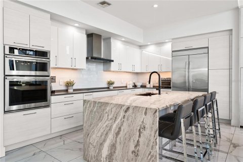 Copropriété à vendre à Sarasota, Floride: 1 chambre, 132.01 m2 № 2418711 - photo 16