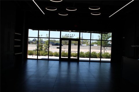 Immobilier commercial à louer à Clearwater, Floride: 9137.5 m2 № 1649455 - photo 8