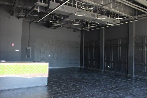 Immobilier commercial à louer à Clearwater, Floride: 9137.5 m2 № 1649455 - photo 10